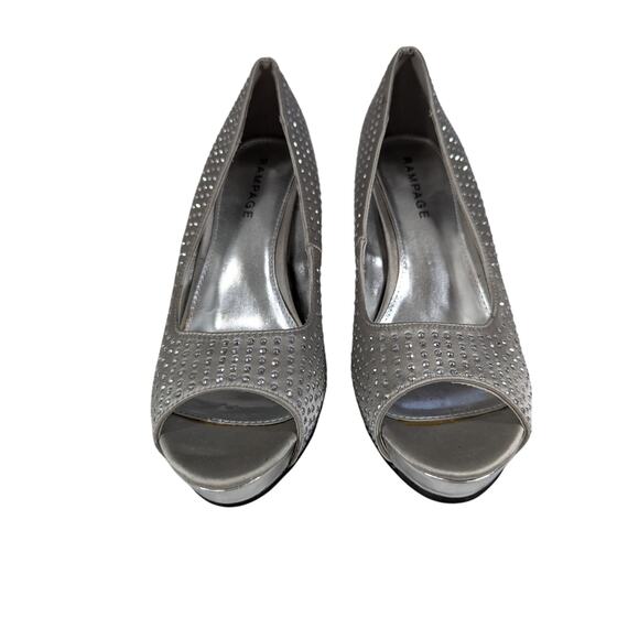 NWOT-1 SHOW! RAMPAGE! "GIMME" SILVER SATIN & MICROSTUDS, PEEP TOE HEELS! SZ 8.5M - Picture 5 of 10